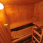 Caroline 4*