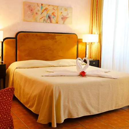 Caroline Otel 4*