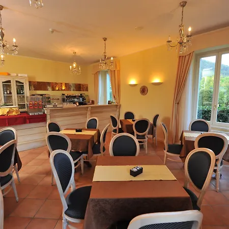 Caroline Hotel