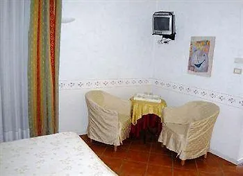 Caroline Hotel 4*