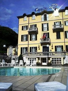 Caroline Hotel