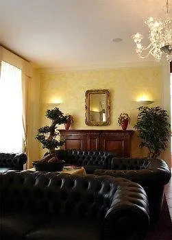 Caroline Hotel 4*
