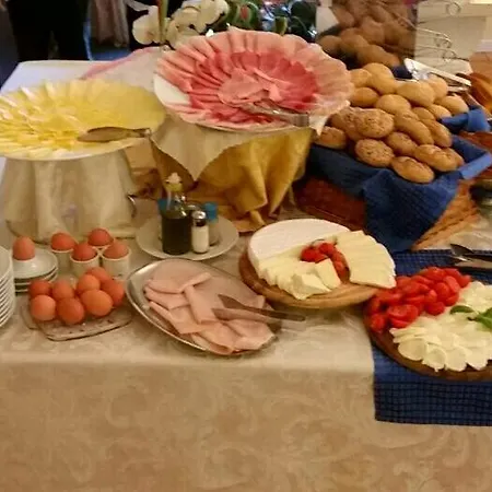Caroline Hotel 4*